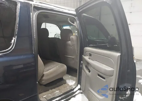 2005 Chevrolet Suburban 1500 Ls z USA, uszkodzony, nr VIN 3GNFK16Z95G101029